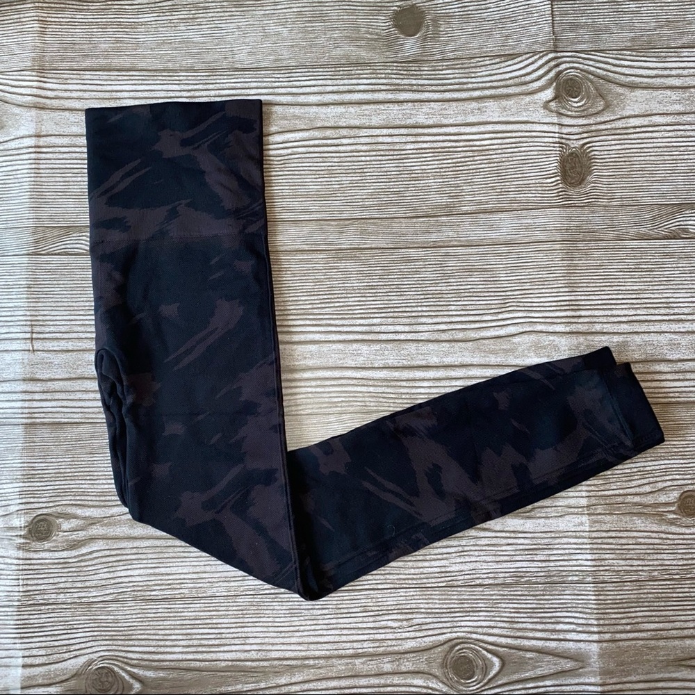 SPANX Look At Me Now Leggings Camo